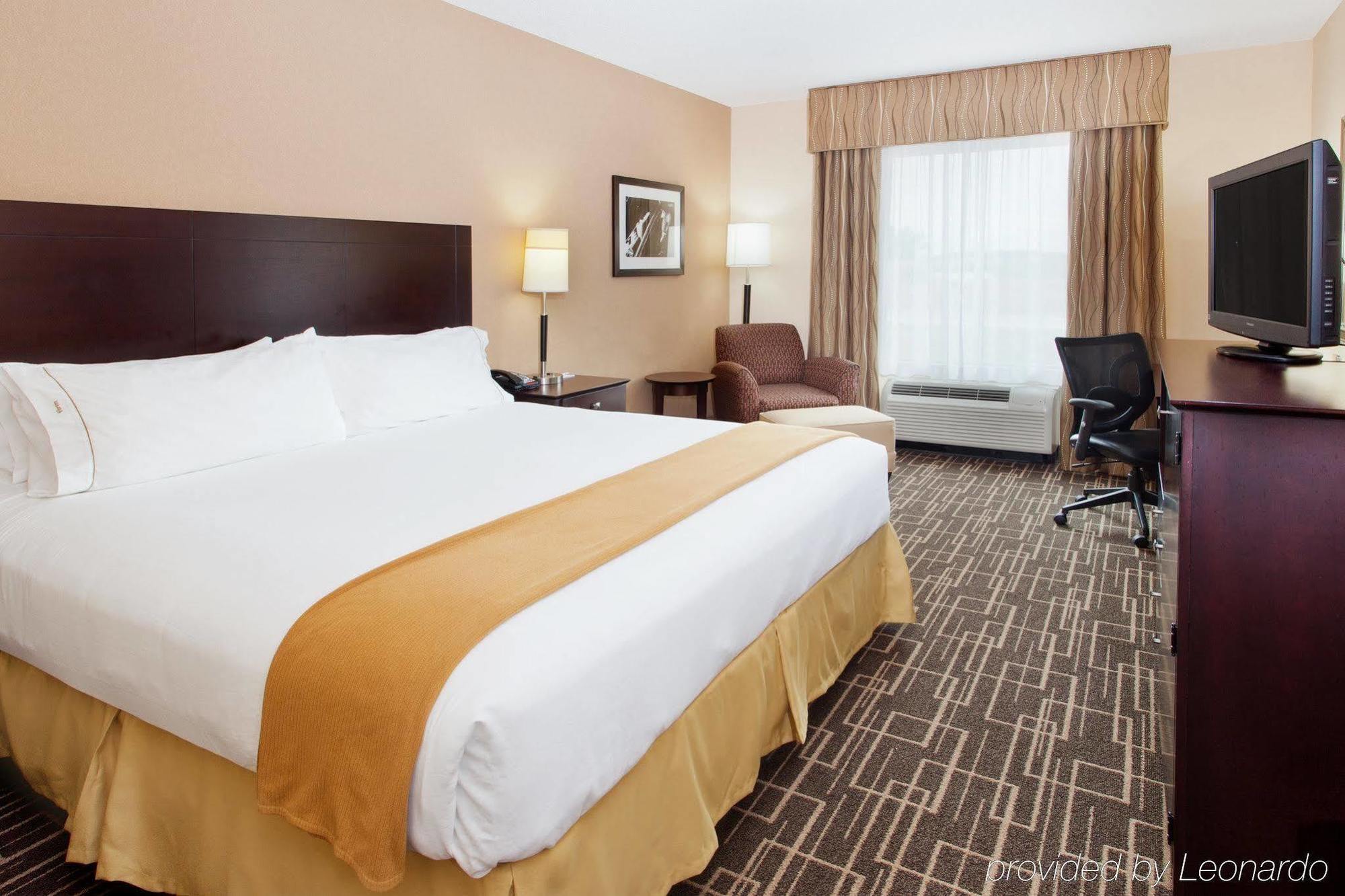 Holiday Inn Express Hotel & Suites Jackson Northeast, An Ihg Hotel Bagian luar foto